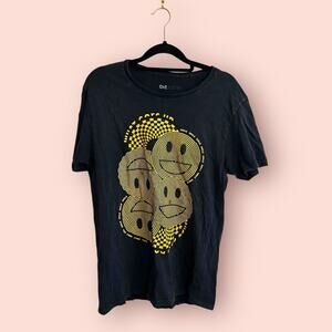 Chemistry Black Yellow Smile Distressed T-Shirt Medium